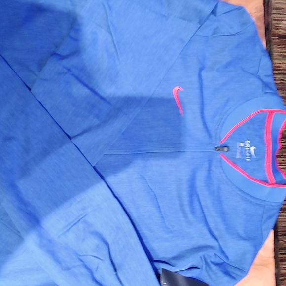 🔝Brand New Sweatshirt by Nike🔝 - Picture 4 of 4